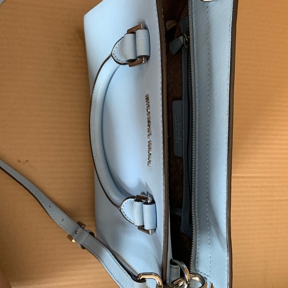 Michael Kors purse - Picture 2 of 6